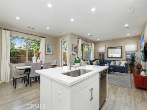 121  Excursion  , Irvine, CA