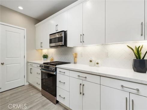 121  Excursion  , Irvine, CA