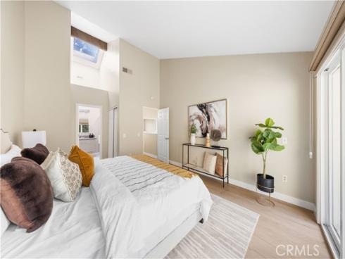 136 Pineview , Irvine, CA