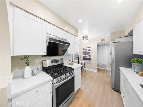 136 Pineview , Irvine, CA