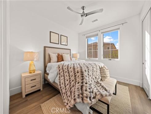 65 Glacier , Irvine, CA