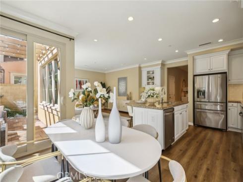 76  Bianco  , Irvine, CA