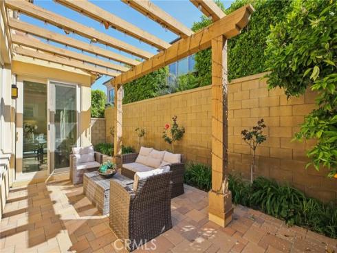 76  Bianco  , Irvine, CA