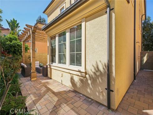 76  Bianco  , Irvine, CA