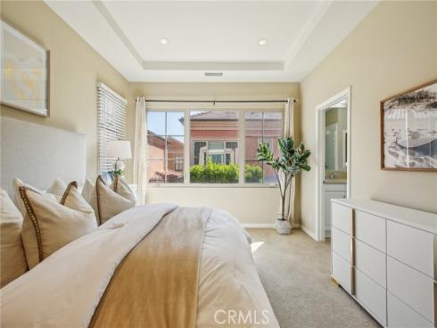 76  Bianco  , Irvine, CA