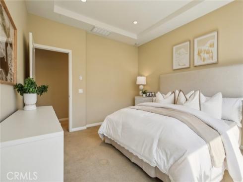 76  Bianco  , Irvine, CA