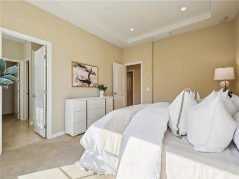 76  Bianco  , Irvine, CA