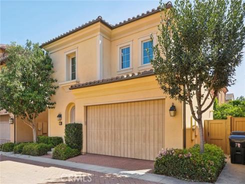 76  Bianco  , Irvine, CA