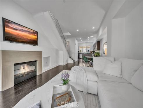 726  Rockefeller  , Irvine, CA