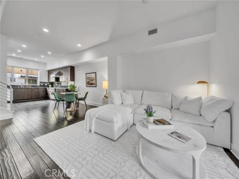 726  Rockefeller  , Irvine, CA