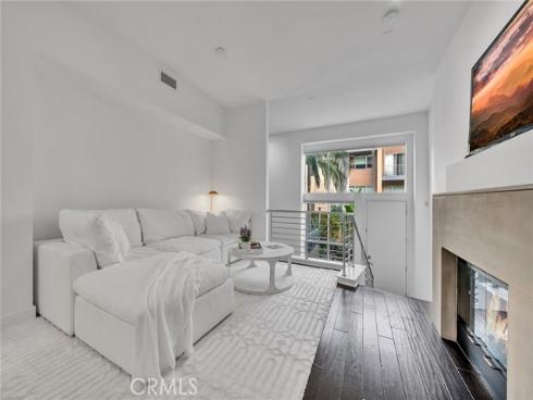 726  Rockefeller  , Irvine, CA