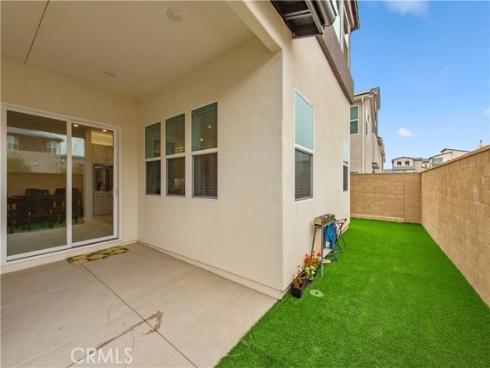 608  Grizzly  , Irvine, CA