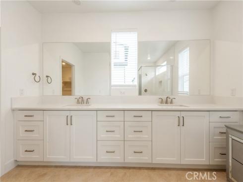 608  Grizzly  , Irvine, CA