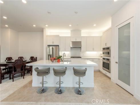 608  Grizzly  , Irvine, CA