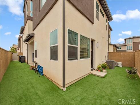 608  Grizzly  , Irvine, CA