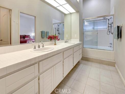 70  Lehigh Aisle  , Irvine, CA