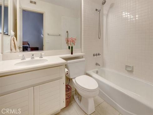 70  Lehigh Aisle  , Irvine, CA