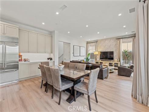 63 Longchamp , Irvine, CA