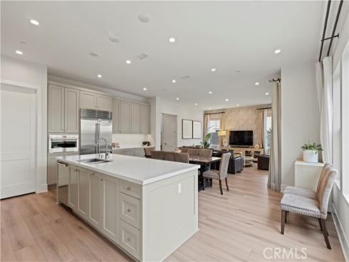 63 Longchamp , Irvine, CA