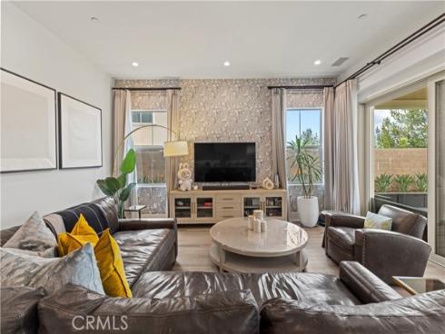 63 Longchamp , Irvine, CA