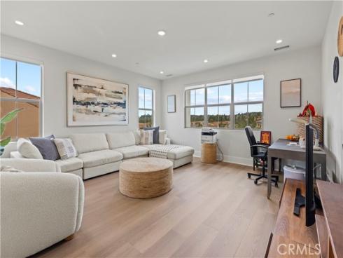 63 Longchamp , Irvine, CA