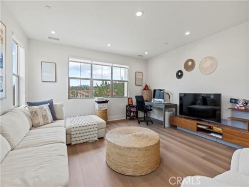 63 Longchamp , Irvine, CA