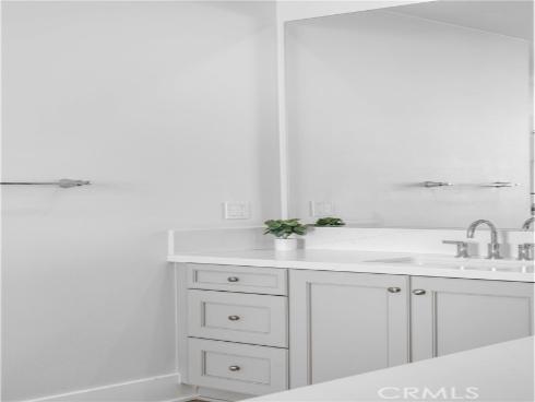 63 Longchamp , Irvine, CA