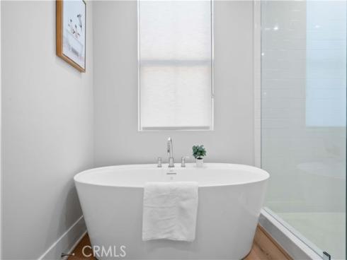 63 Longchamp , Irvine, CA