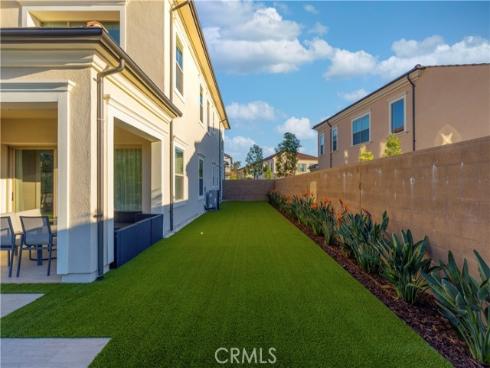 63 Longchamp , Irvine, CA