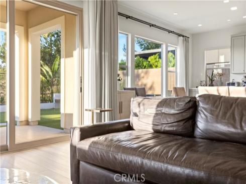 63 Longchamp , Irvine, CA