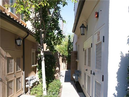 109  Sugar Cane  , Irvine, CA