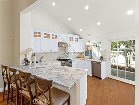 3  Del Perlatto  , Irvine, CA