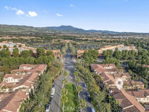 70 City Stroll , Irvine, CA