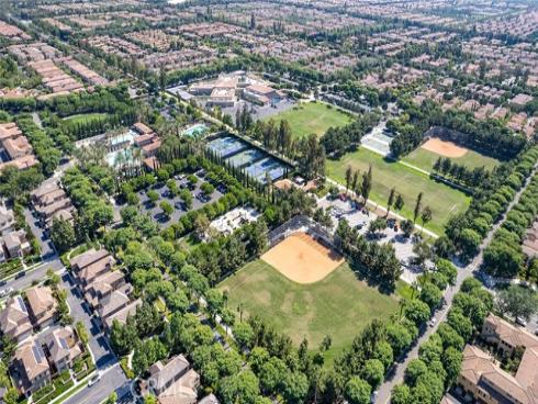 70 City Stroll , Irvine, CA