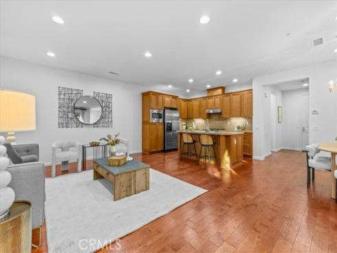 70 City Stroll , Irvine, CA