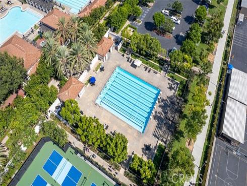 70 City Stroll , Irvine, CA