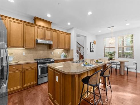 70 City Stroll , Irvine, CA