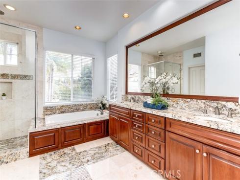 16 Sovente , Irvine, CA