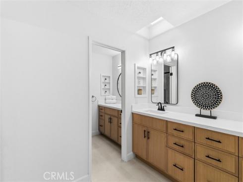 4181  Sandburg  , Irvine, CA