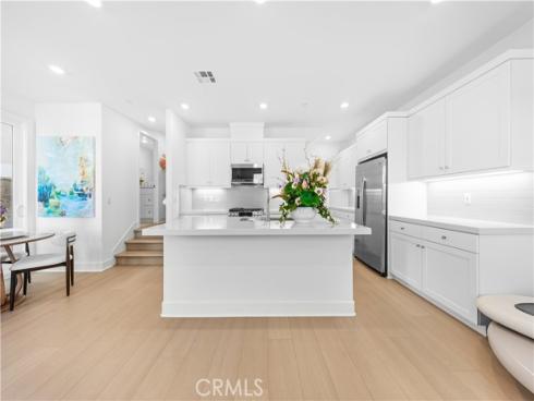 410  Lobata  , Irvine, CA