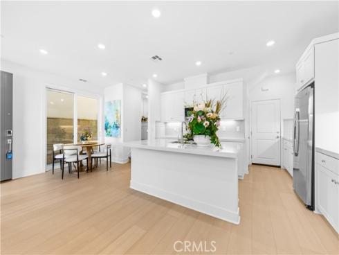 410  Lobata  , Irvine, CA