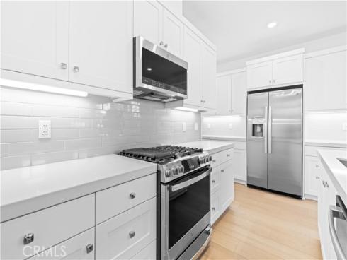 410  Lobata  , Irvine, CA