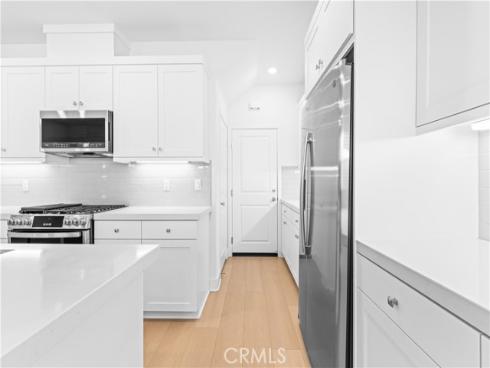 410  Lobata  , Irvine, CA