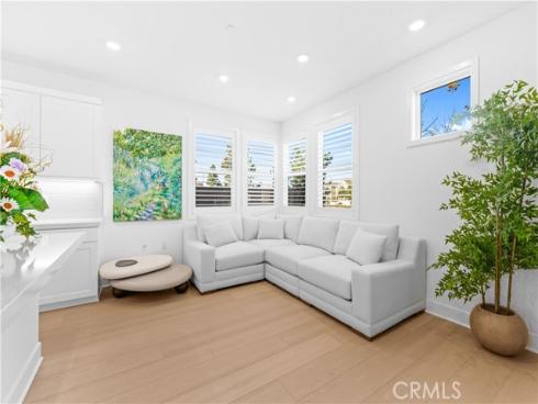 410  Lobata  , Irvine, CA