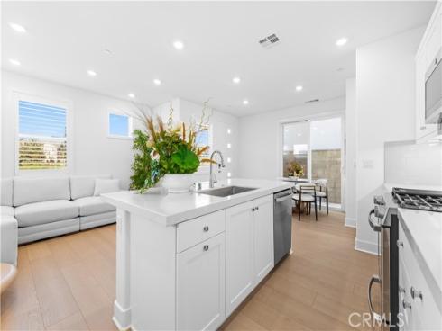 410  Lobata  , Irvine, CA