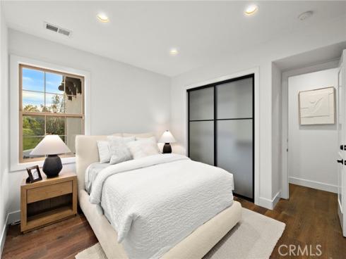 29 Small Grove , Irvine, CA