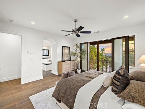 29 Small Grove , Irvine, CA