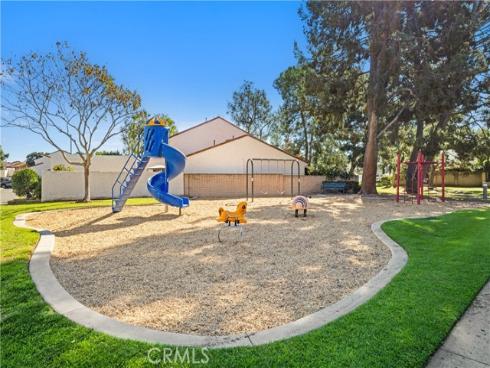 22 Meadowsweet , Irvine, CA