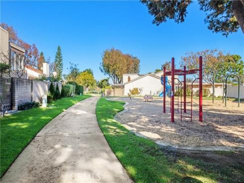 22 Meadowsweet , Irvine, CA