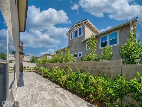 56 Chasma , Irvine, CA